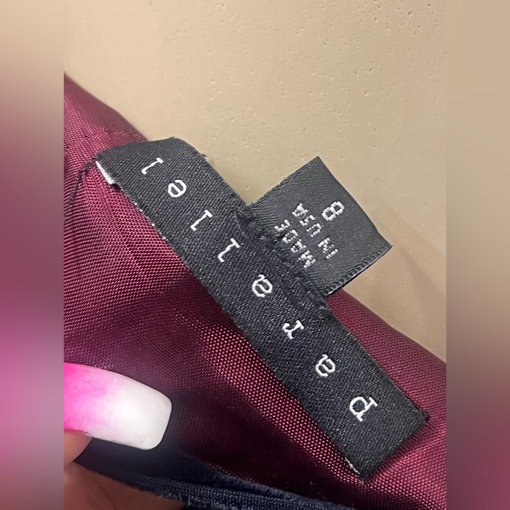 Parallel pattern halter Top - Picture 9 of 13